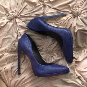 💙Aldo💙 cobalt pump!